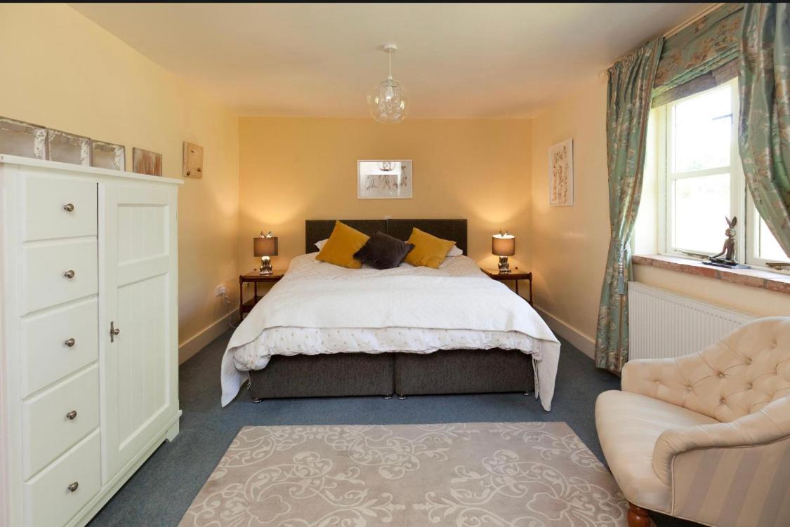 Spacious Swallow Cottage Tisbury Exterior foto