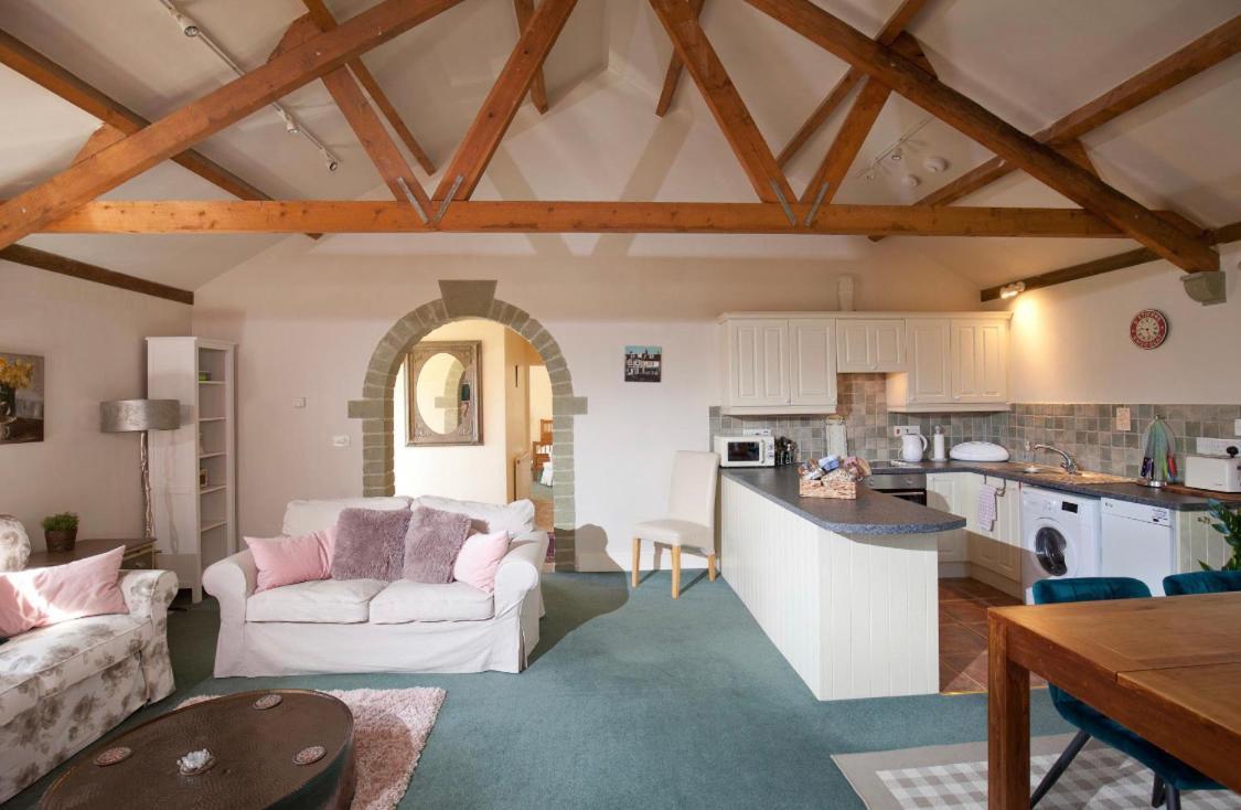 Spacious Swallow Cottage Tisbury Exterior foto