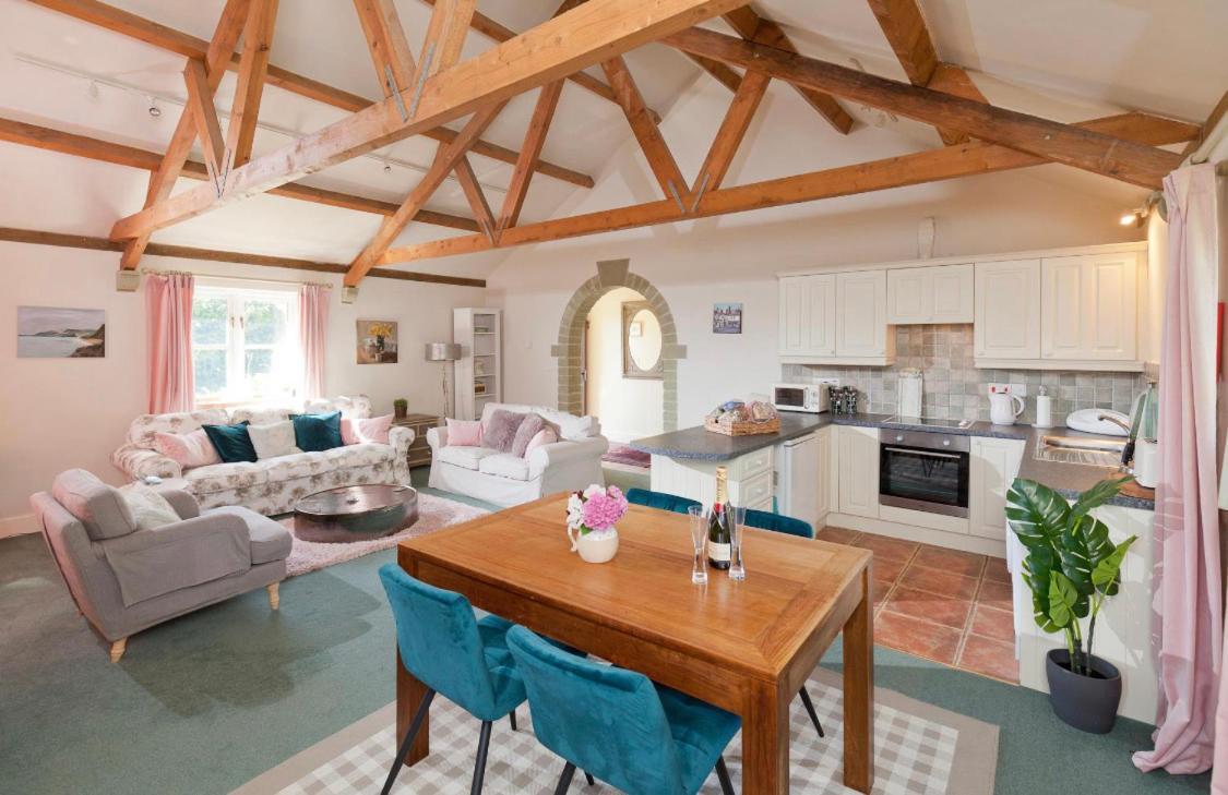 Spacious Swallow Cottage Tisbury Exterior foto