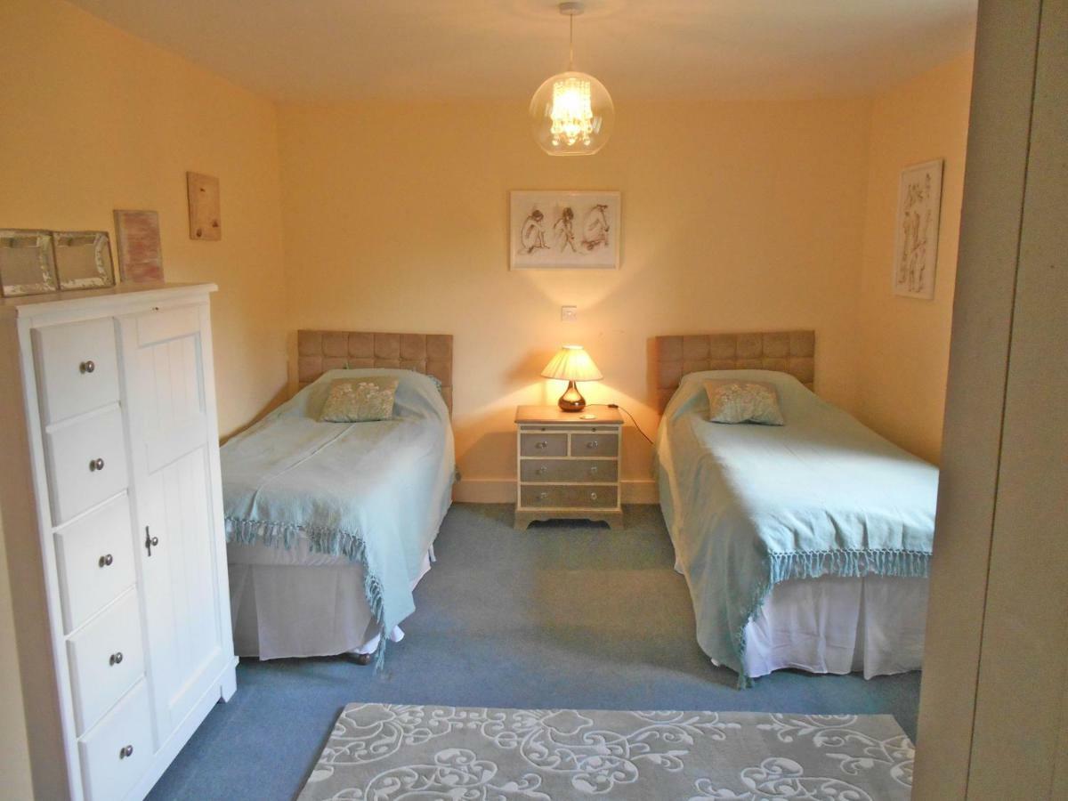 Spacious Swallow Cottage Tisbury Exterior foto