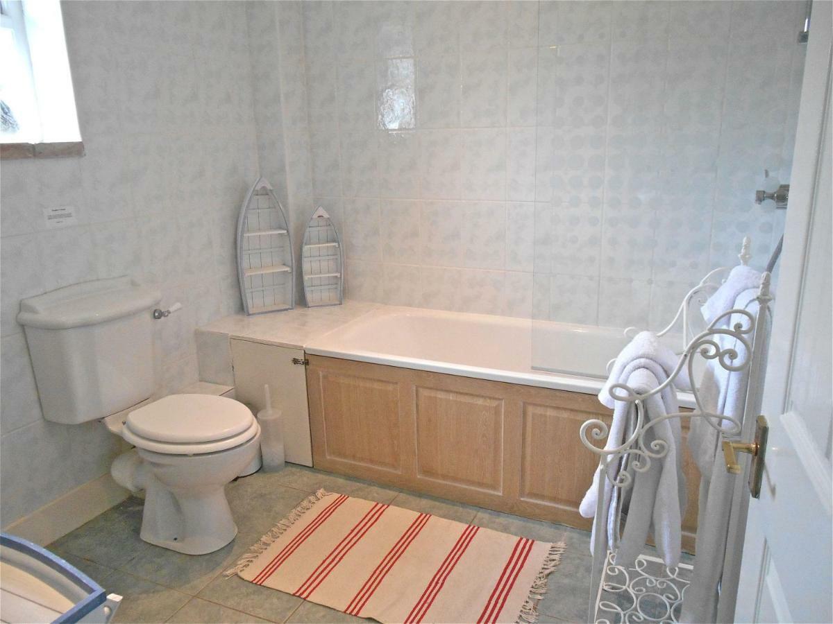 Spacious Swallow Cottage Tisbury Exterior foto